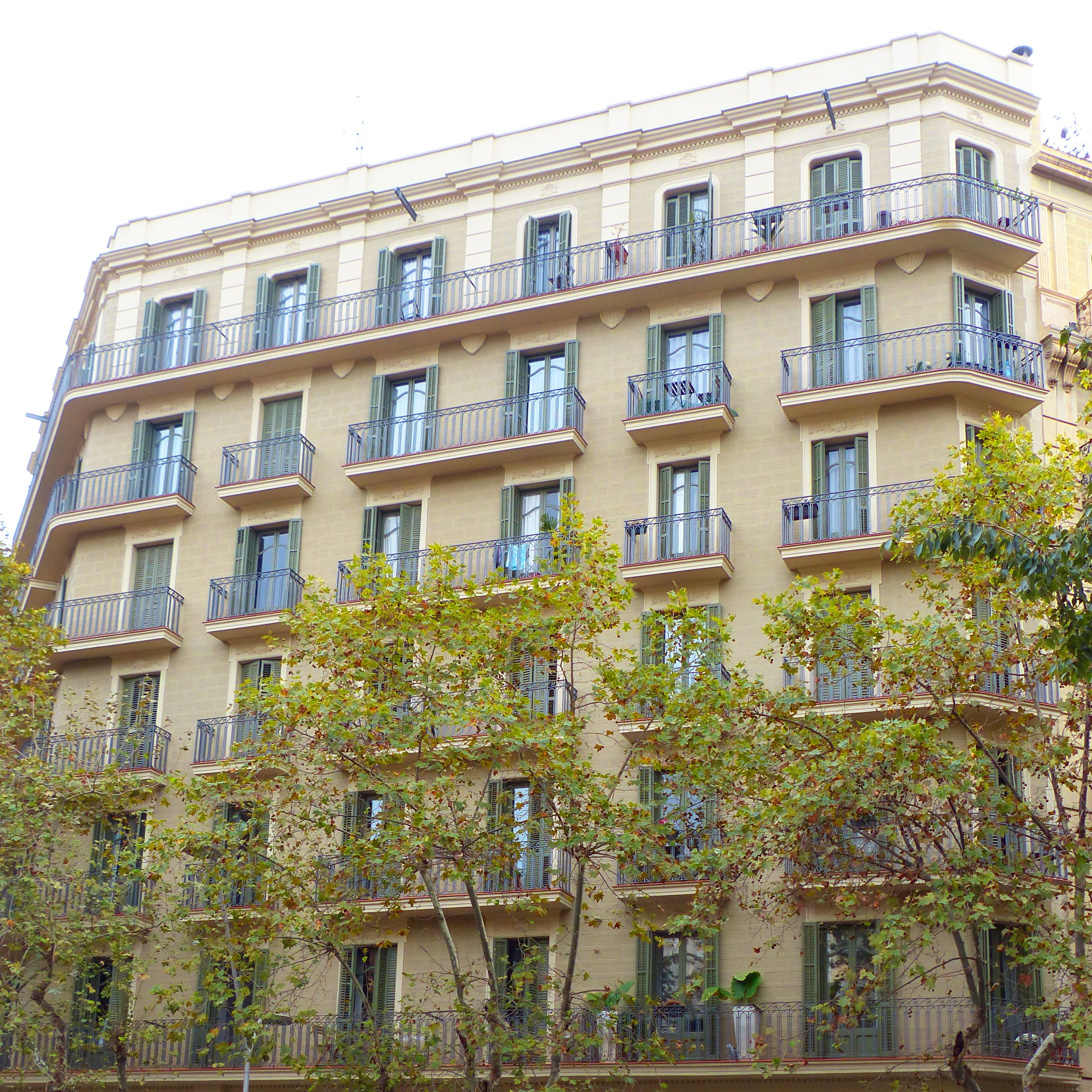 Rehabilitación de fachadas del edificio de la calle Muntaner, 210