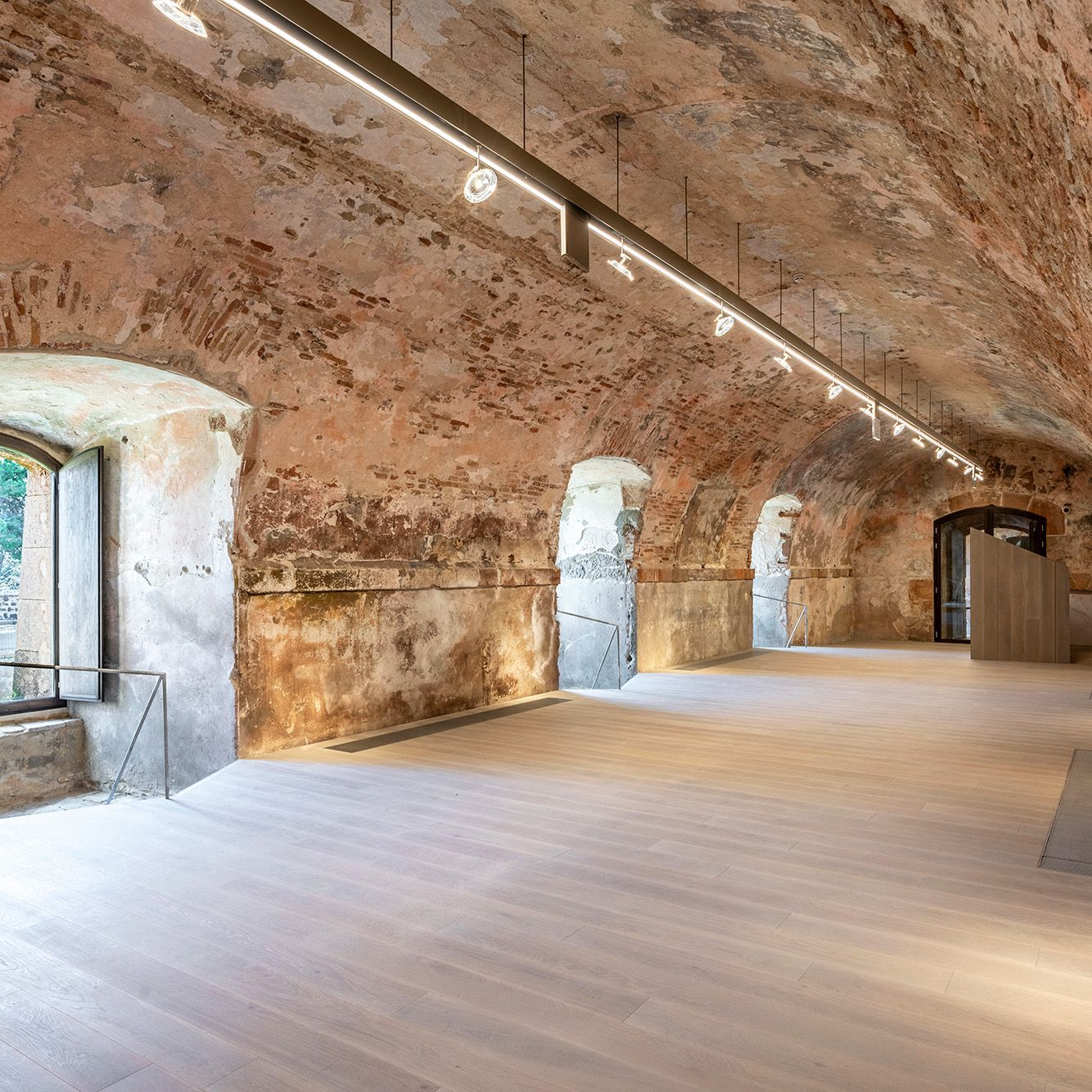Rehabilitación del patio de armas del Castillo de Montjuic