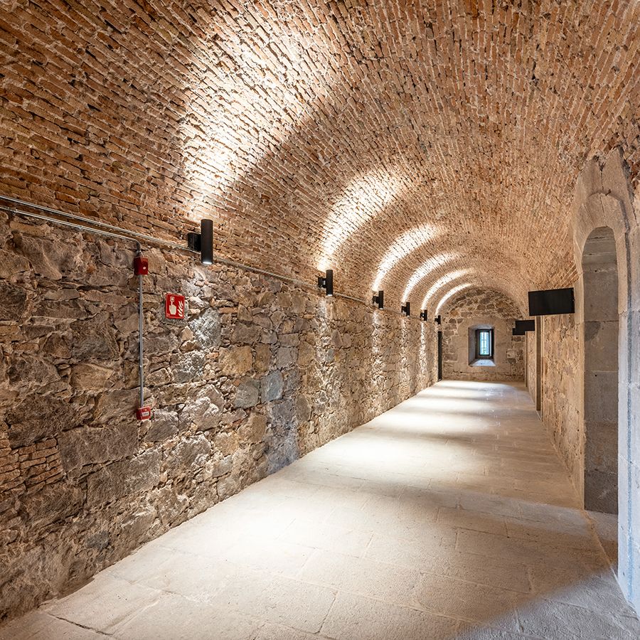 Rehabilitación del patio de armas del Castillo de Montjuic